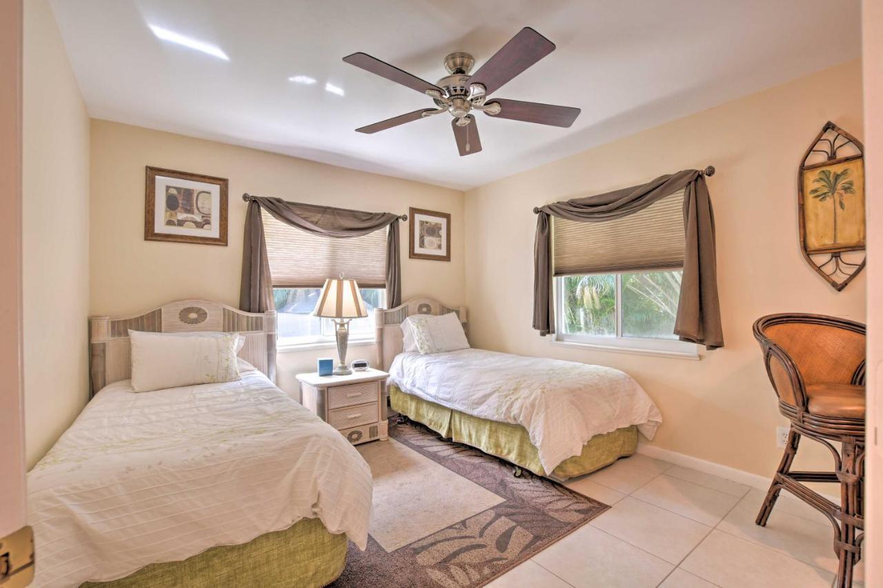 Canalfront Home With Private Saltwater Pool! جزيرة ماركو المظهر الخارجي الصورة