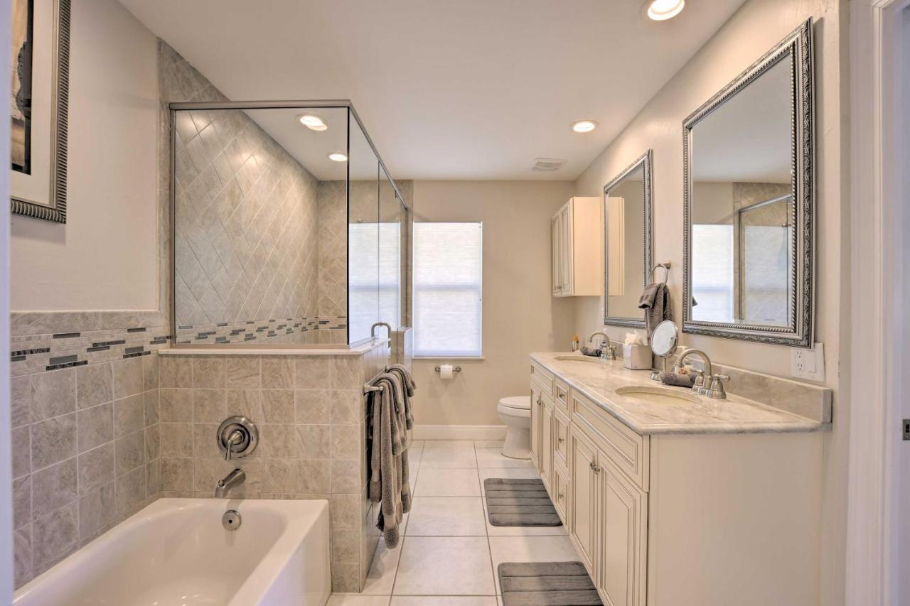 Canalfront Home With Private Saltwater Pool! جزيرة ماركو المظهر الخارجي الصورة