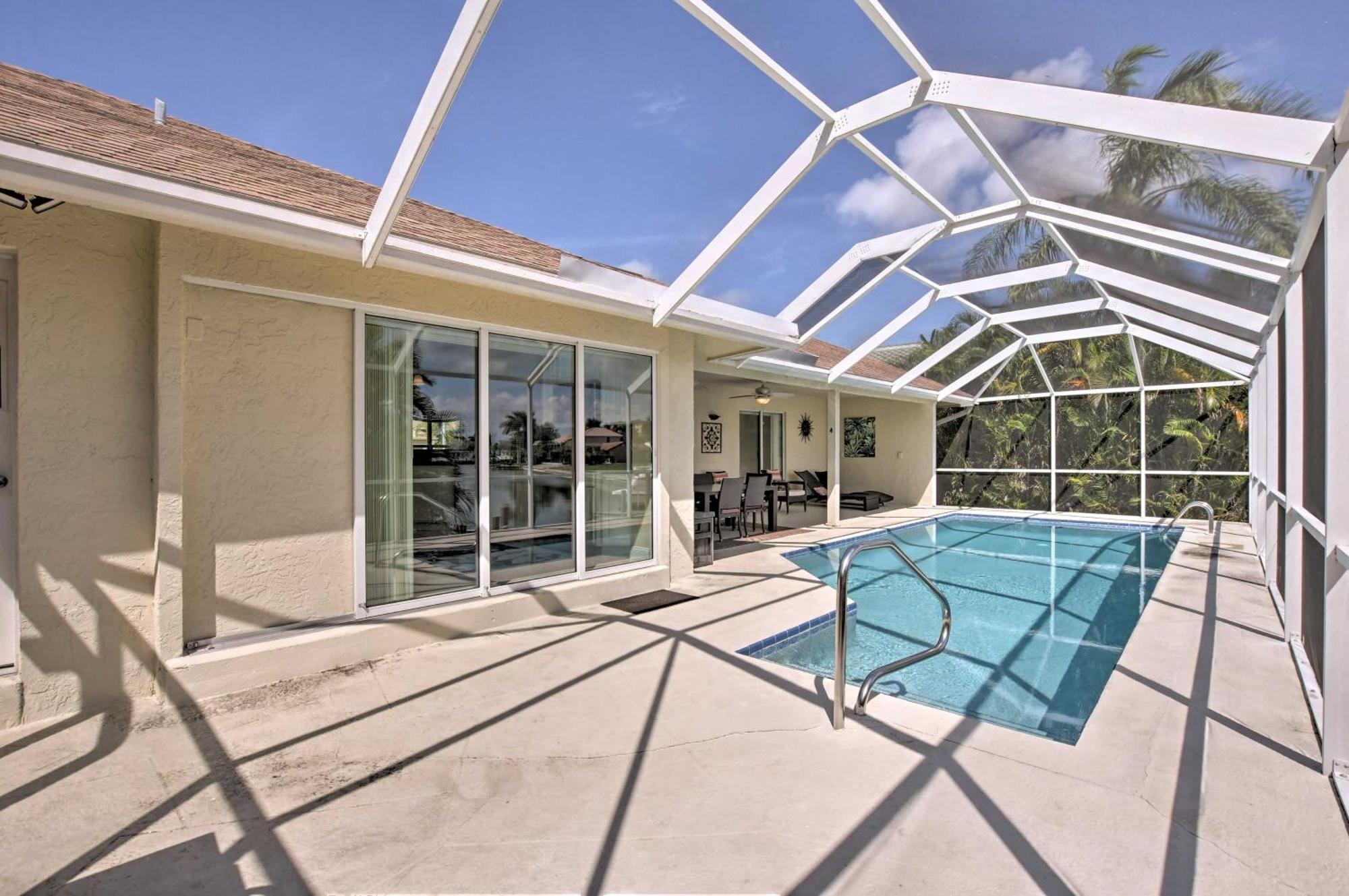 Canalfront Home With Private Saltwater Pool! جزيرة ماركو المظهر الخارجي الصورة
